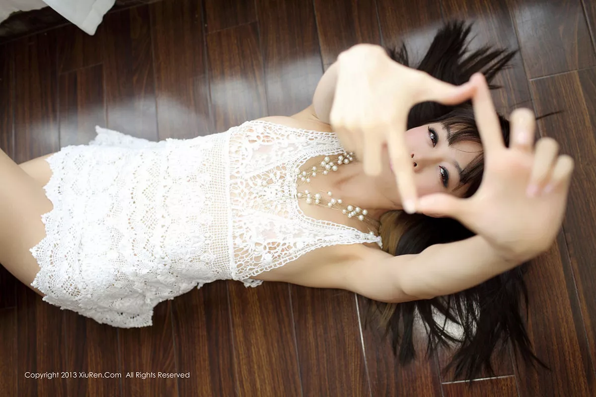 [XiuRen秀人网]第001期Viki写真 [86P]-025