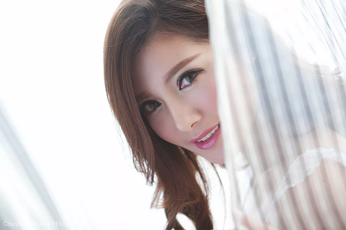 [FeiLin嗲囡囡]第001期奶茶-Emily写真 [50P]-001