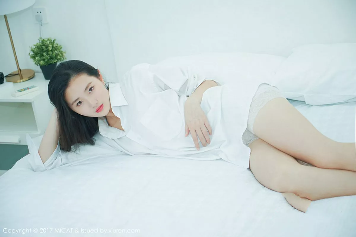 [Micat猫萌榜]第004期画画写真 [50P]-003