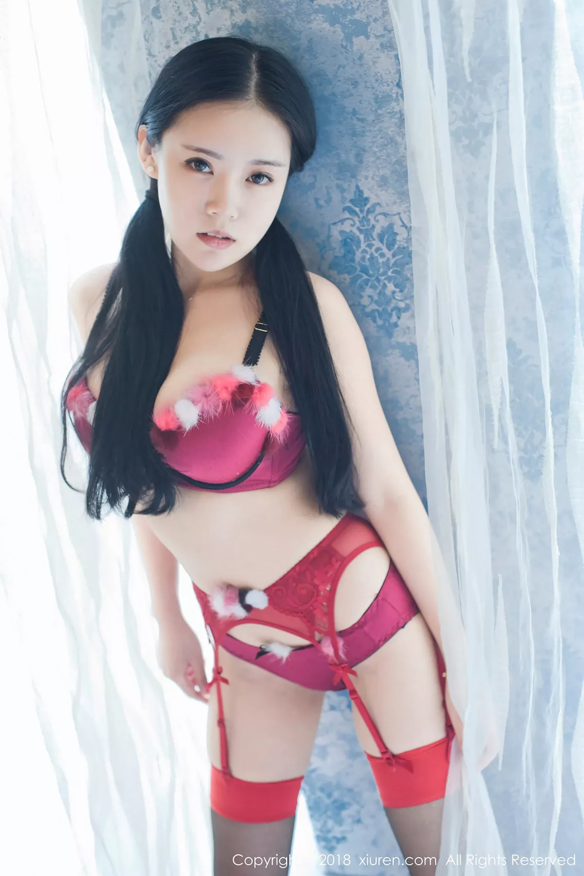 [XiuRen秀人网]第932期红气球写真 [49P]-002