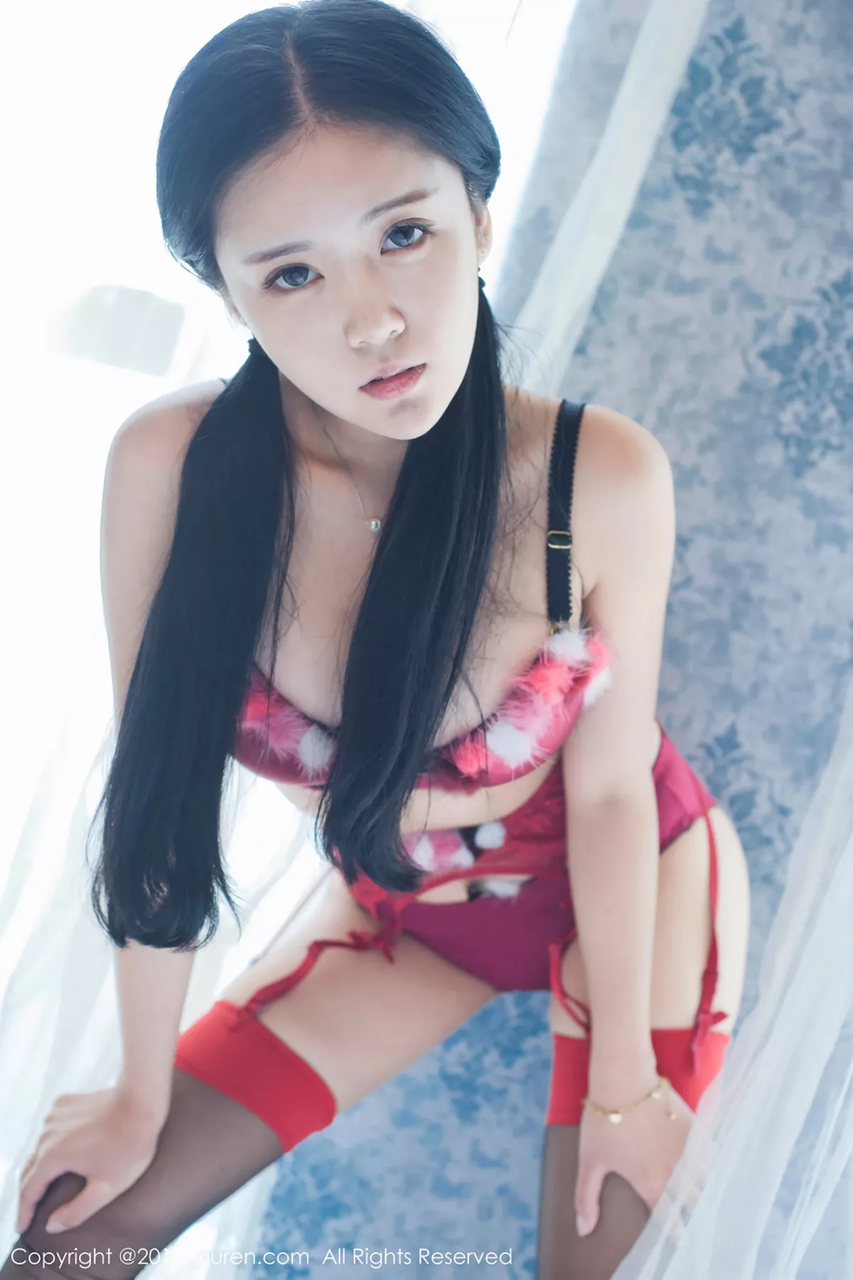 [XiuRen秀人网]第932期红气球写真 [49P]-005