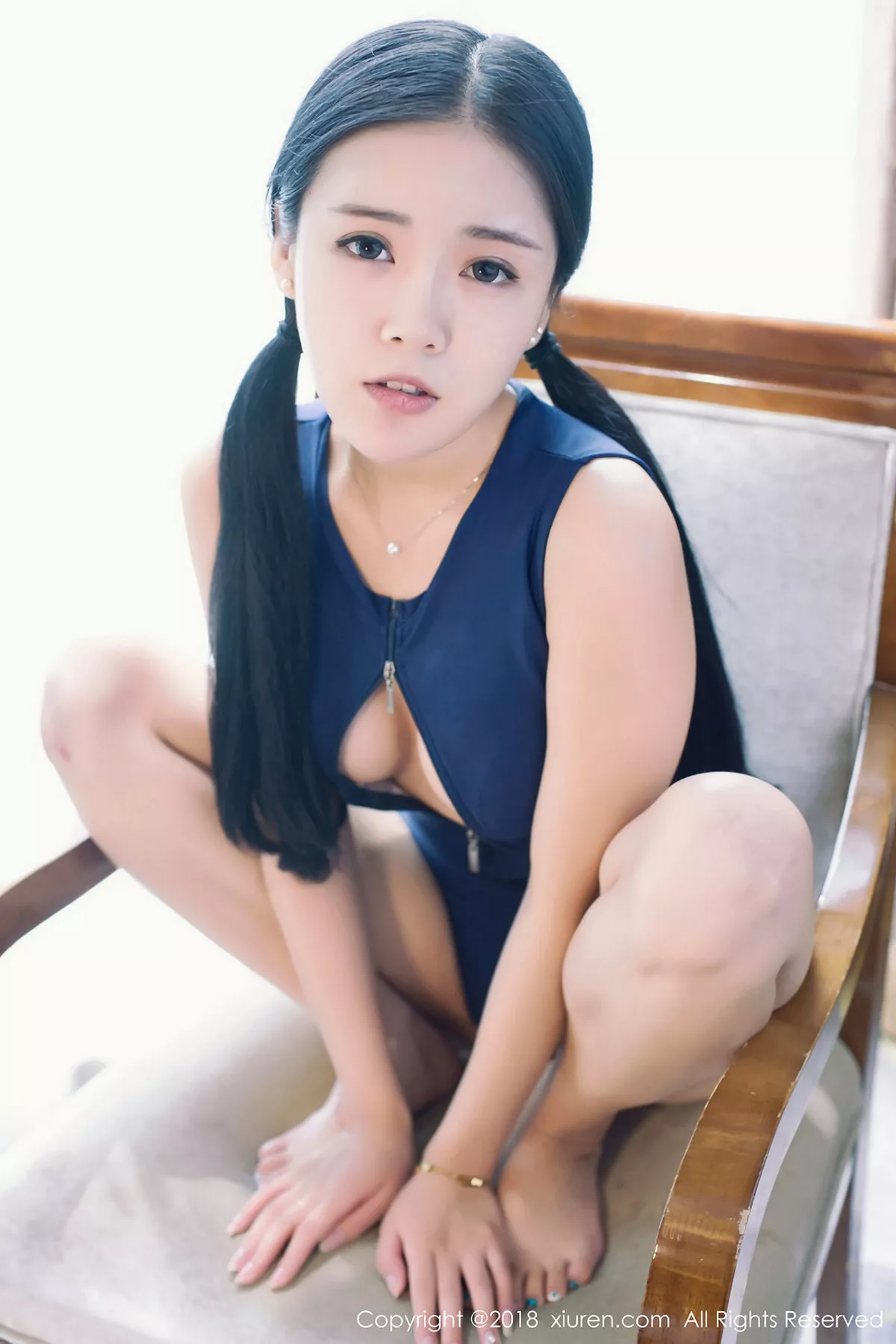 [XiuRen秀人网]第932期红气球写真 [49P]-043