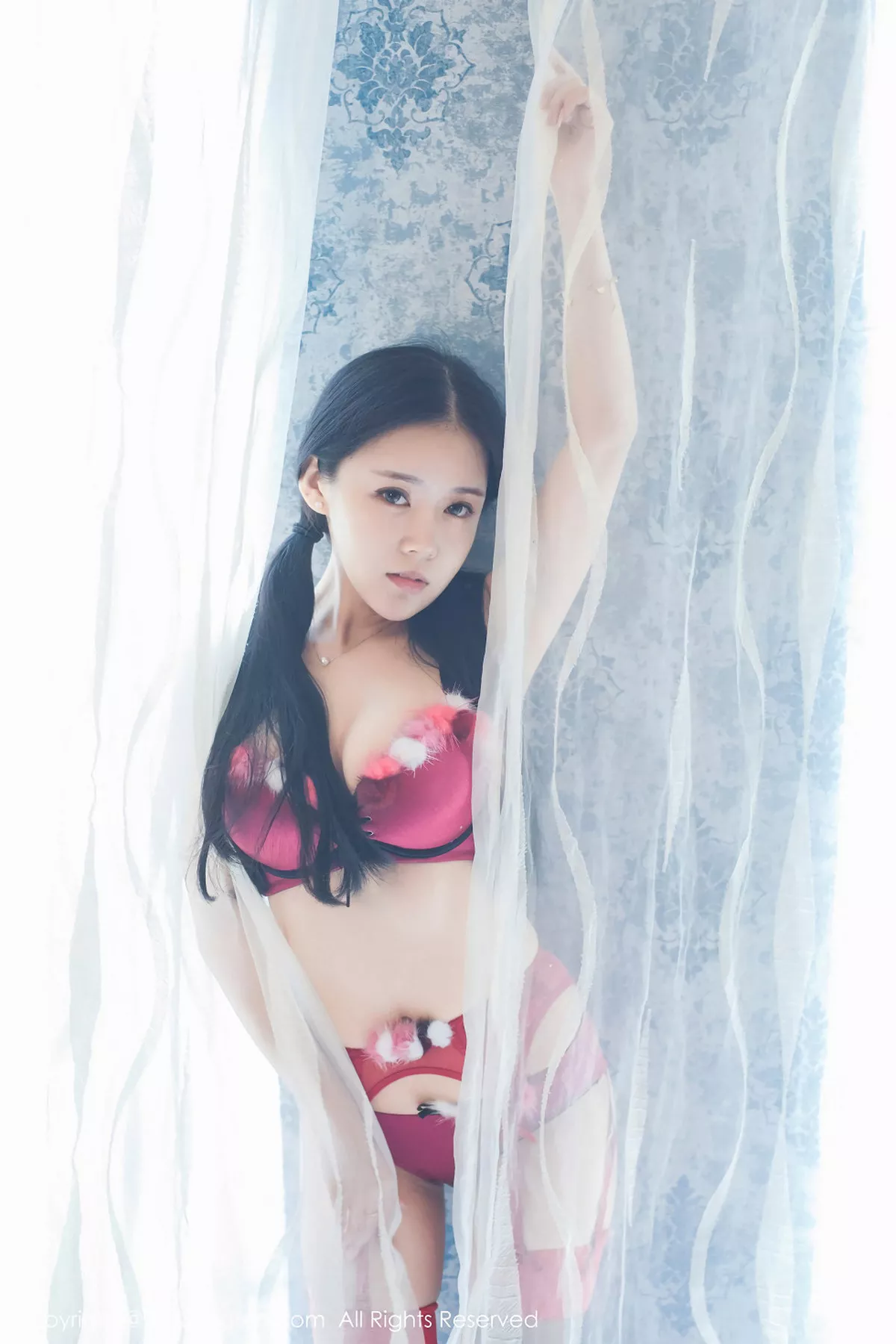 [XiuRen秀人网]第932期红气球写真 [49P]-044