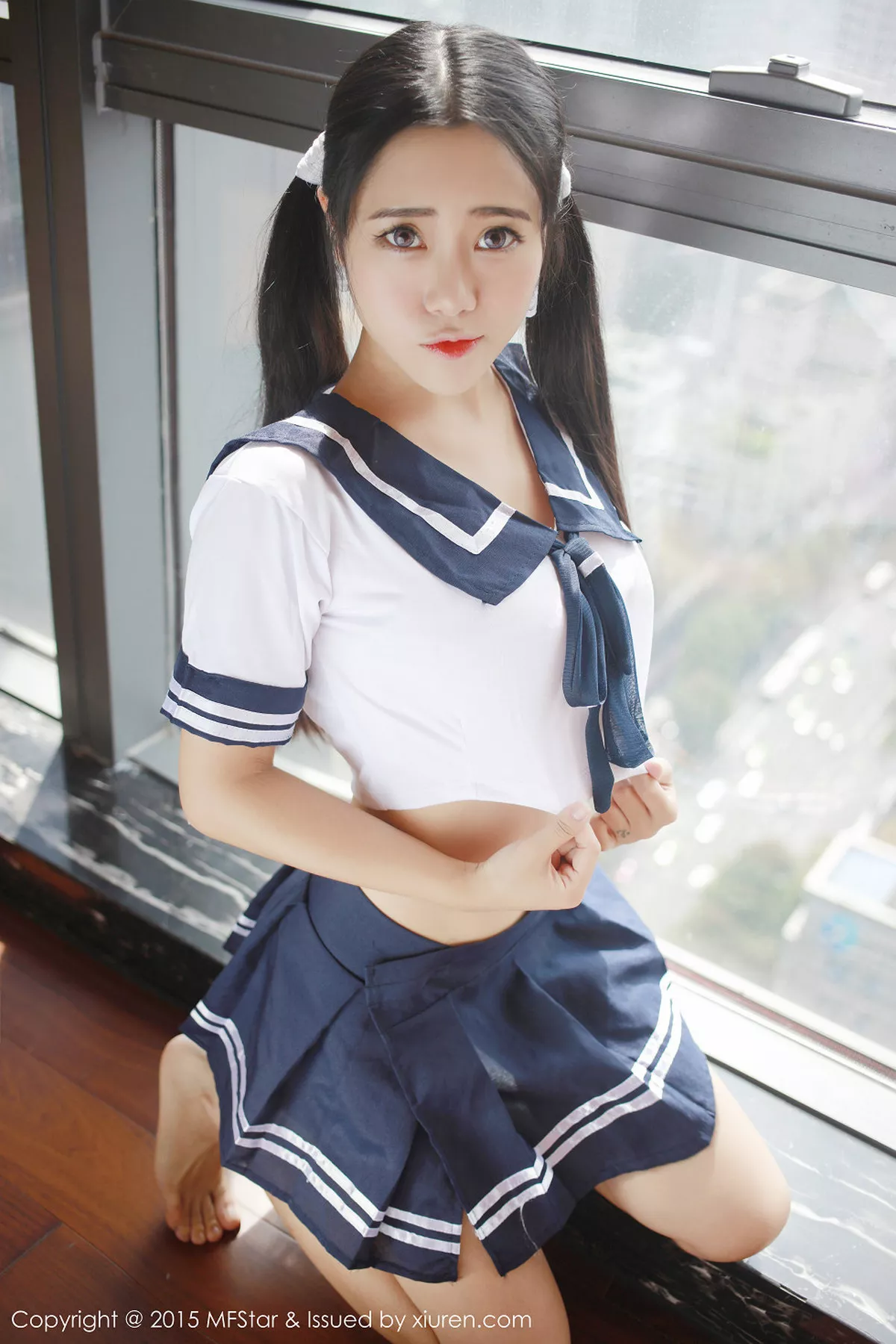 [MFStar模范学院]第032期兜豆靓写真 [42P]-001