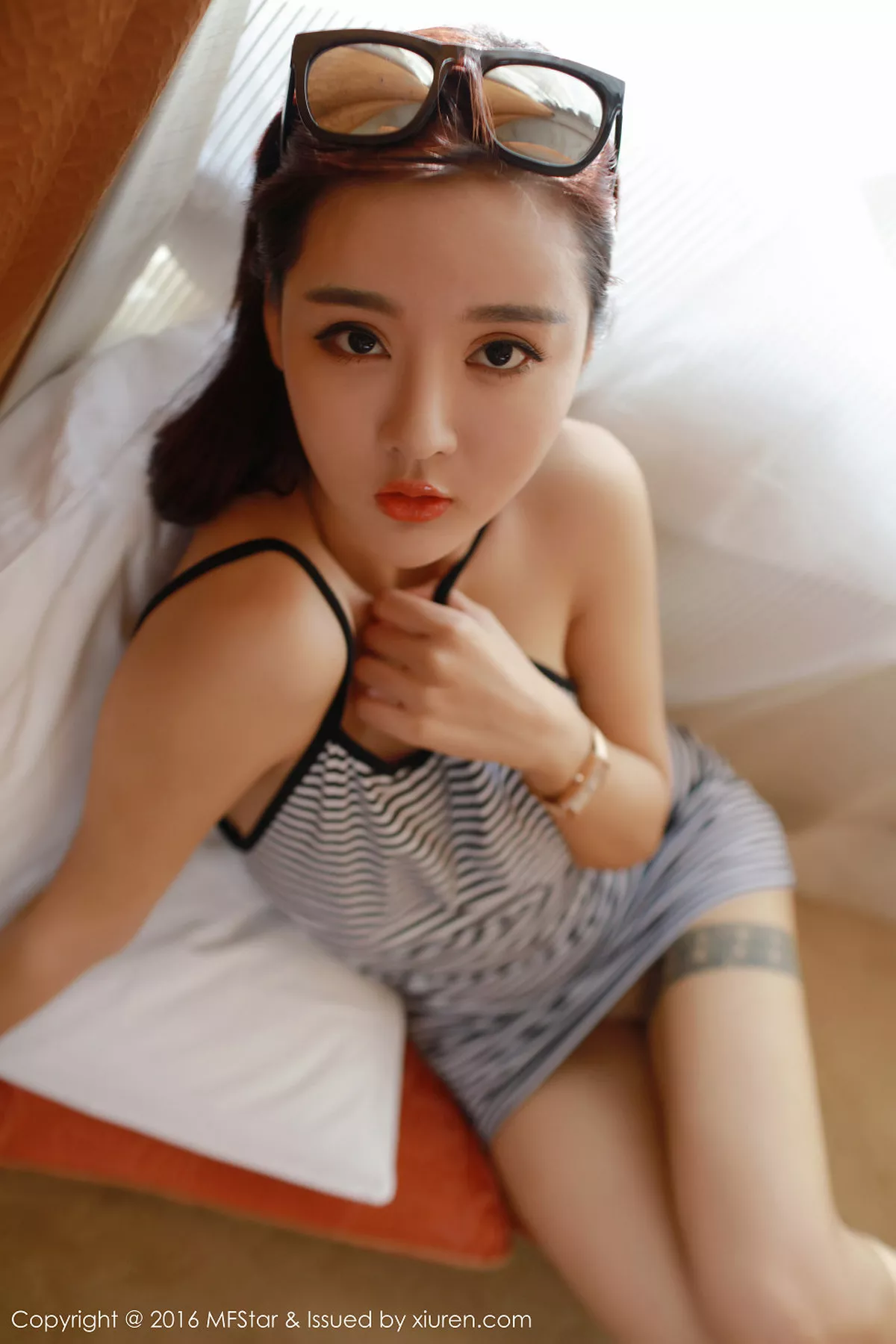 [MFStar模范学院]第060期佳佳写真 [56P]-001