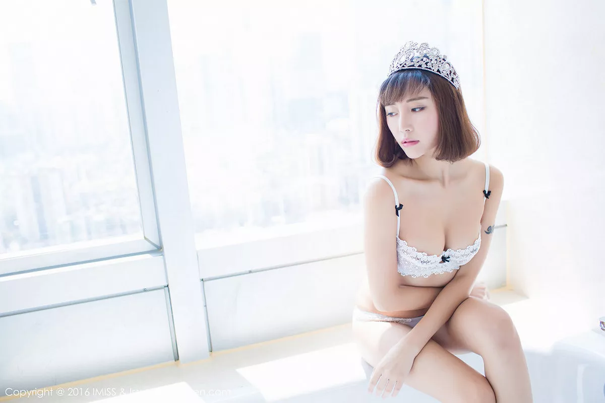 [Imiss爱蜜社]第077期樂樂Mango写真 [48P]-043