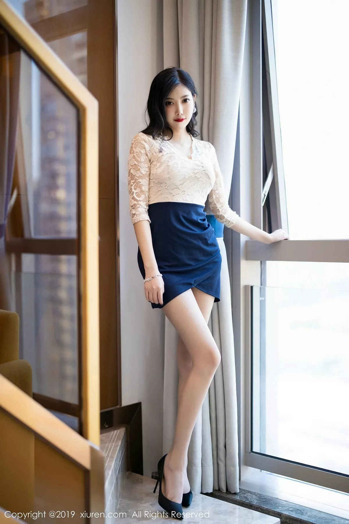 [XiuRen秀人网]第1717期杨晨晨写真 [70P]-001