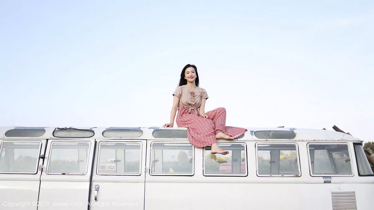 [XiuRen秀人网]第1718期艺儿拿铁写真 [63P]-052