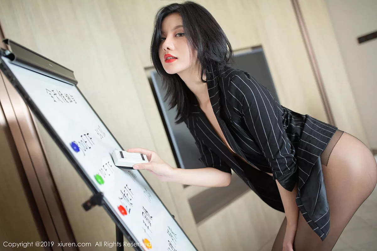 [XiuRen秀人网]第1750期就是阿朱啊写真 [68P]-049
