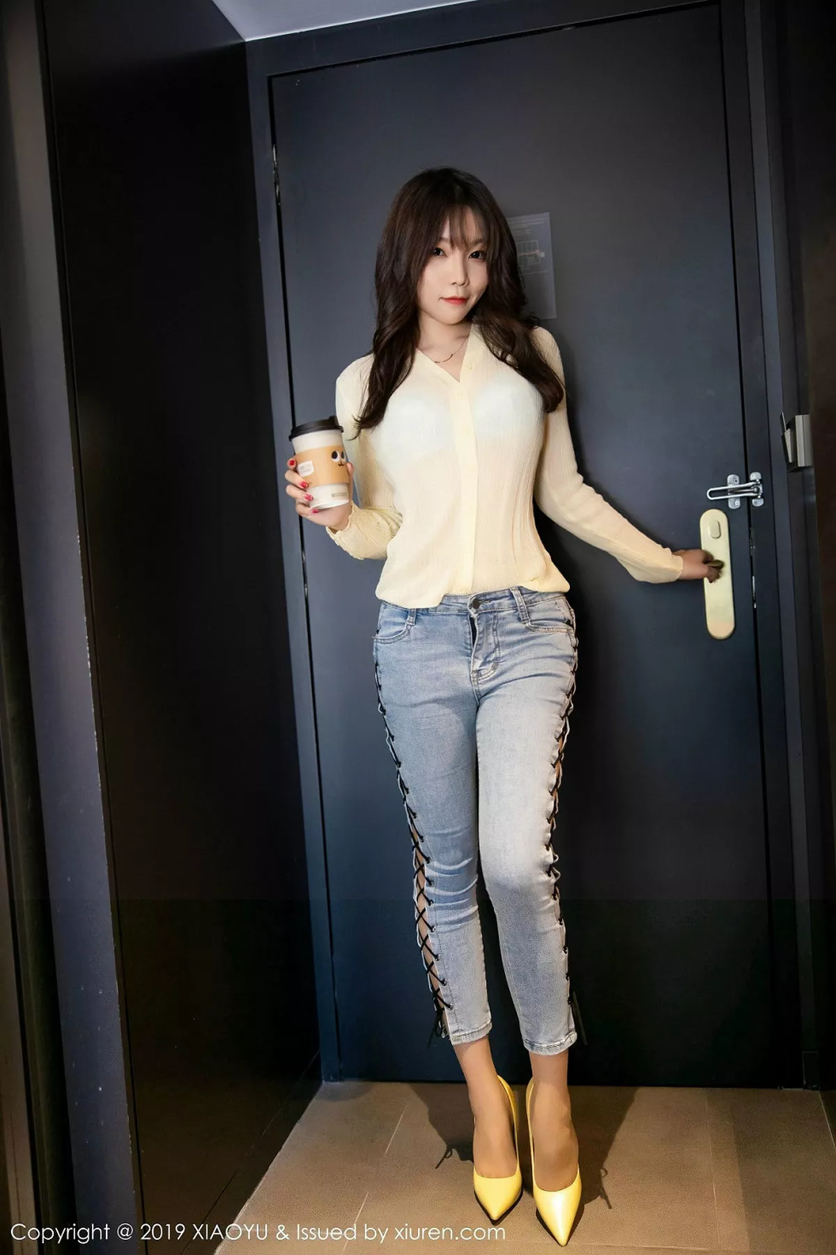 [XiaoYu画语界]第197期芝芝Booty写真 [120P]-001