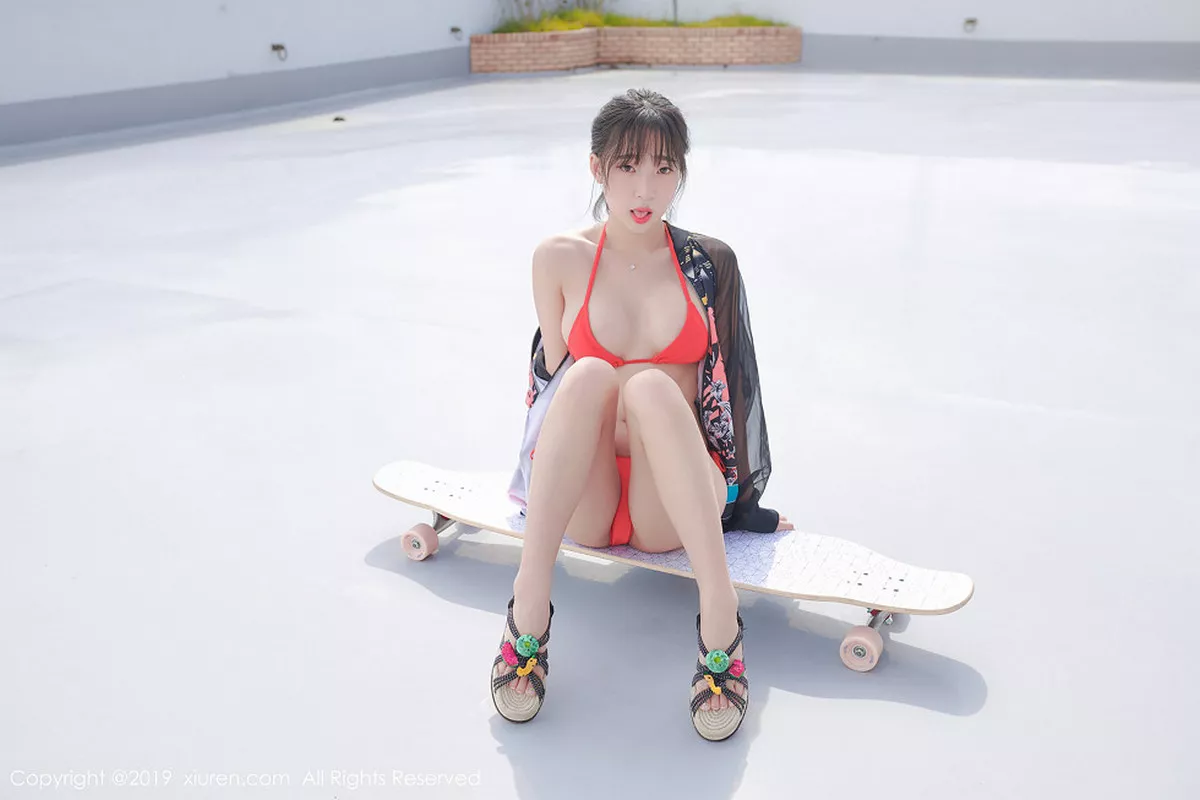 [XiuRen秀人网]第1304期卿卿写真 [49P]-001