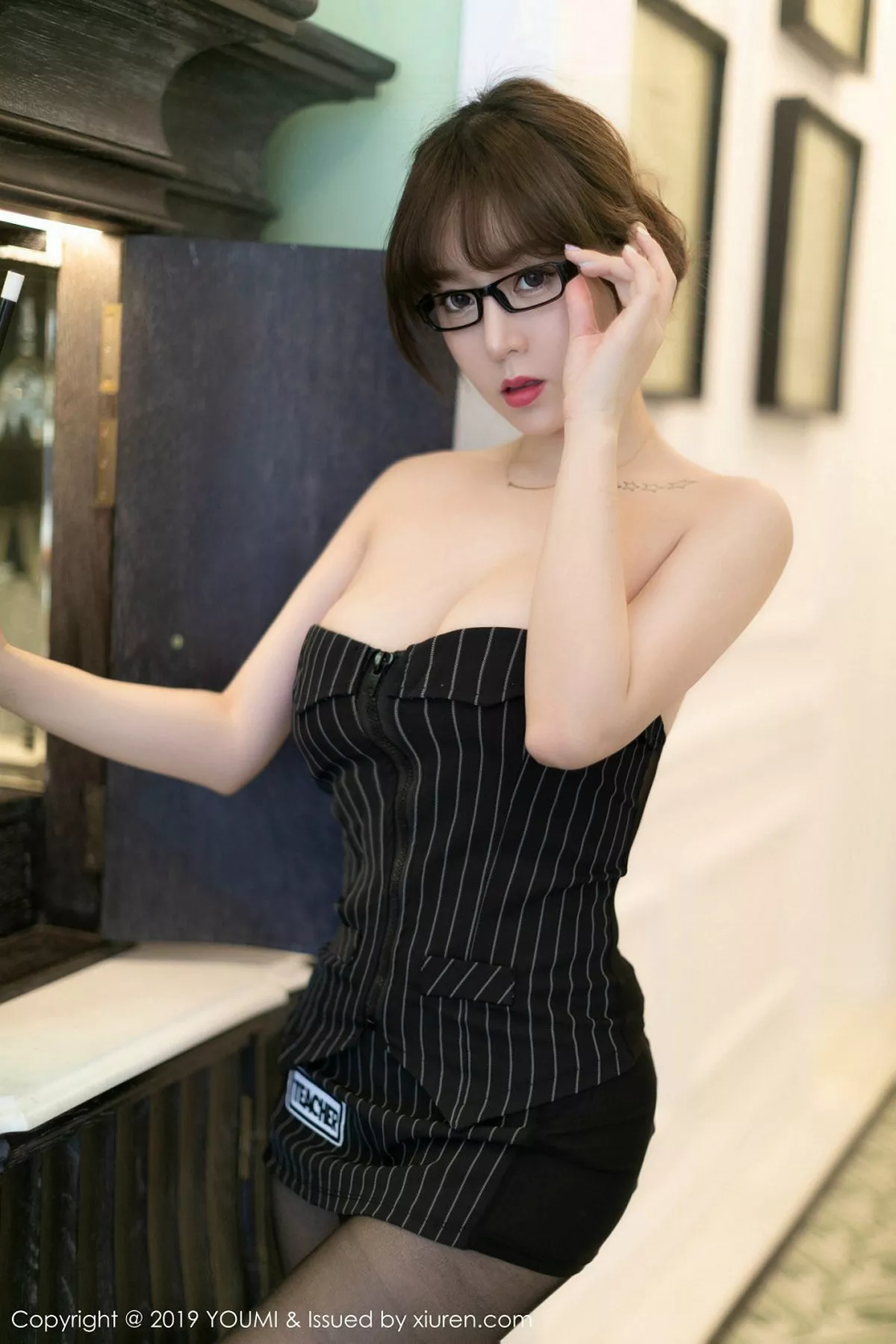 [YouMi尤蜜荟]第307期王雨纯写真 [49P]-002