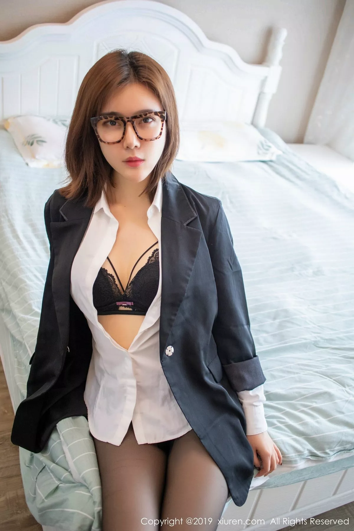 [XiuRen秀人网]第1439期悠蜜写真 [42P]-002