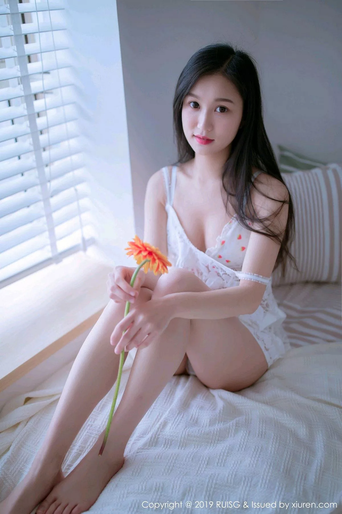 [Micat猫萌榜]第068期深紫Julie写真 [49P]-001