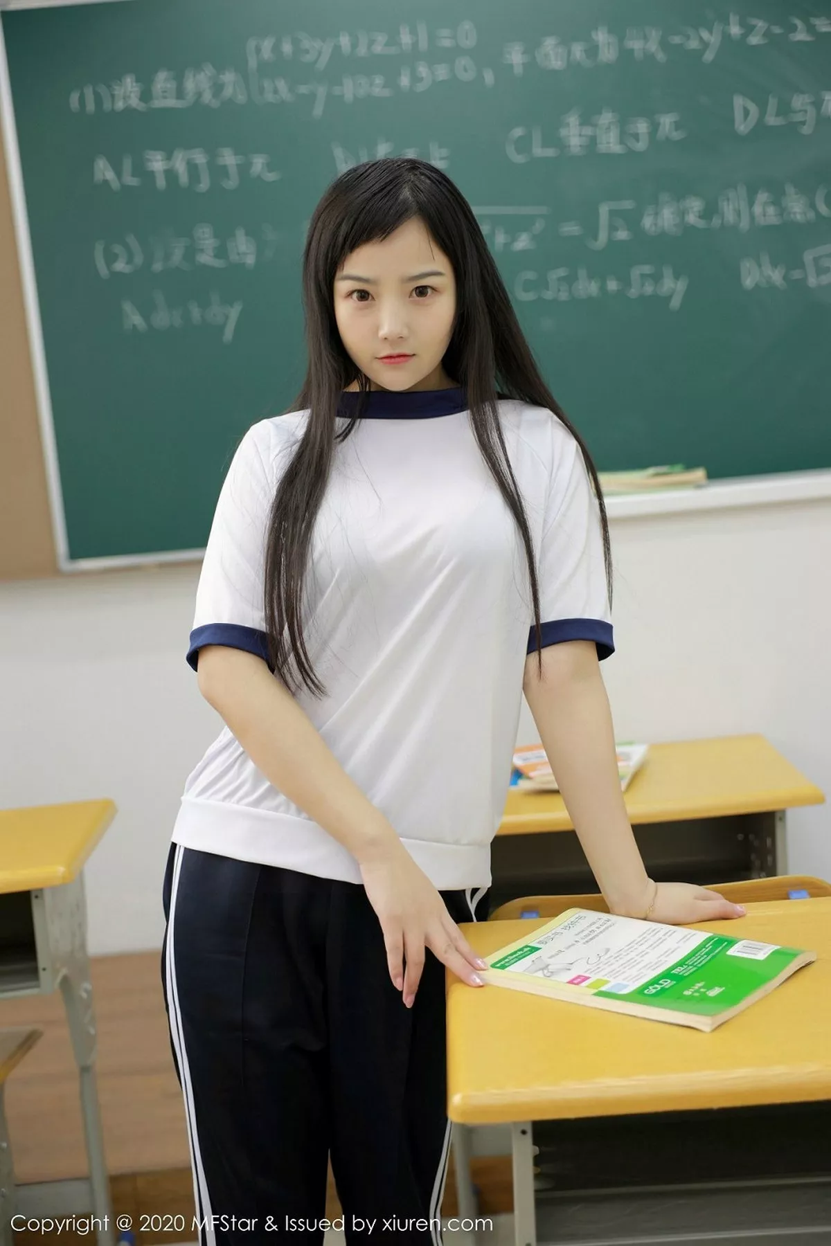 [MFStar模范学院]第273期徐微微写真 [64P]-012