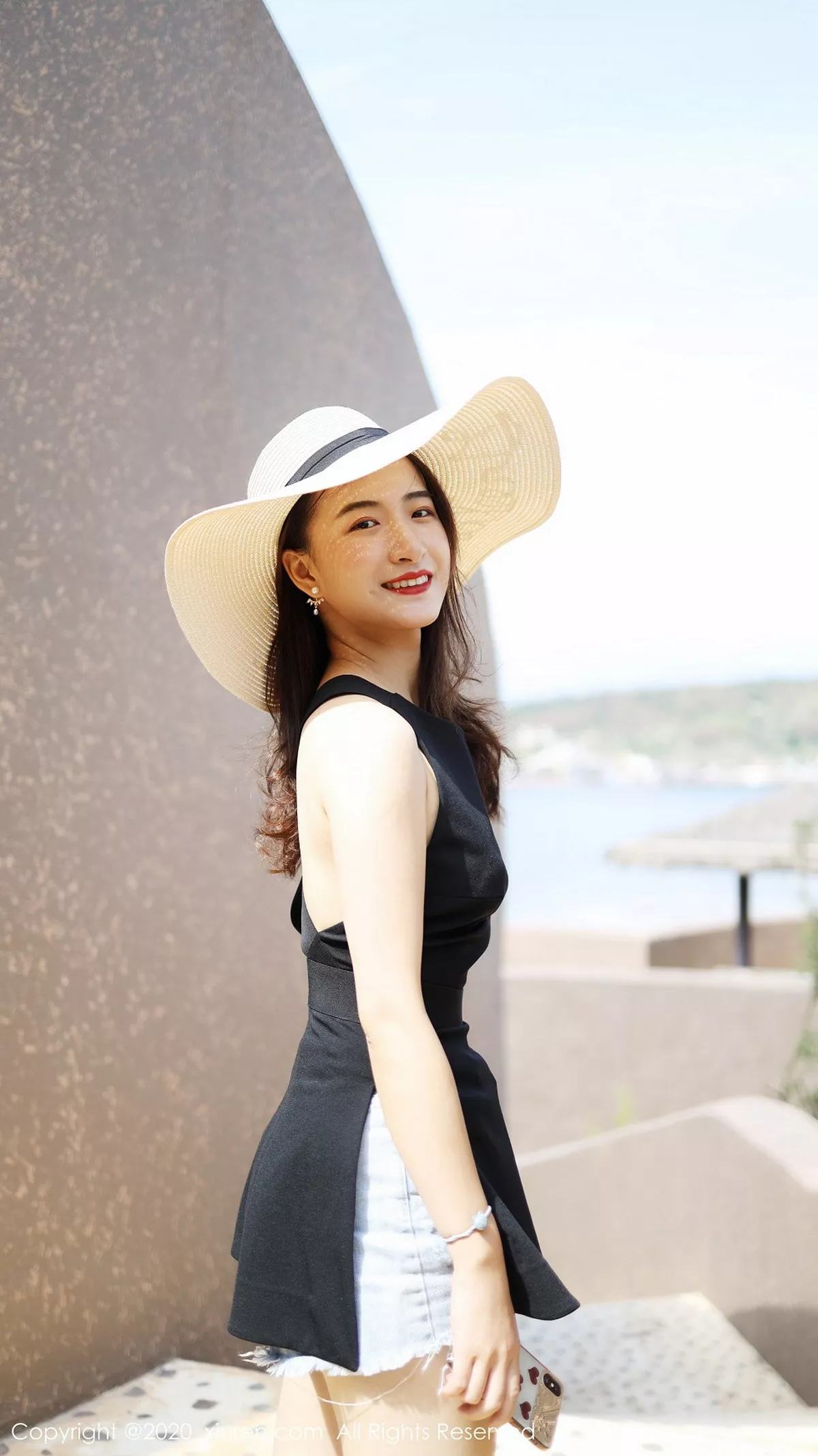 [XiuRen秀人网]第1956期艺儿拿铁写真 [42P]-024