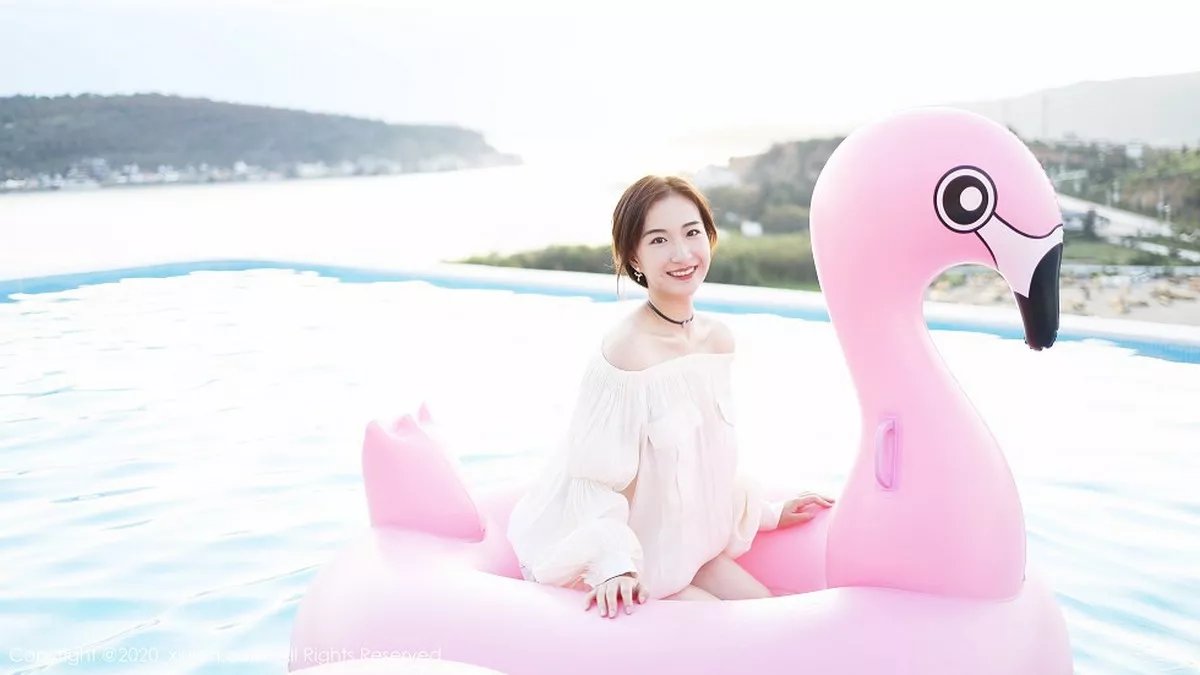 [XiuRen秀人网]第1956期艺儿拿铁写真 [42P]-001