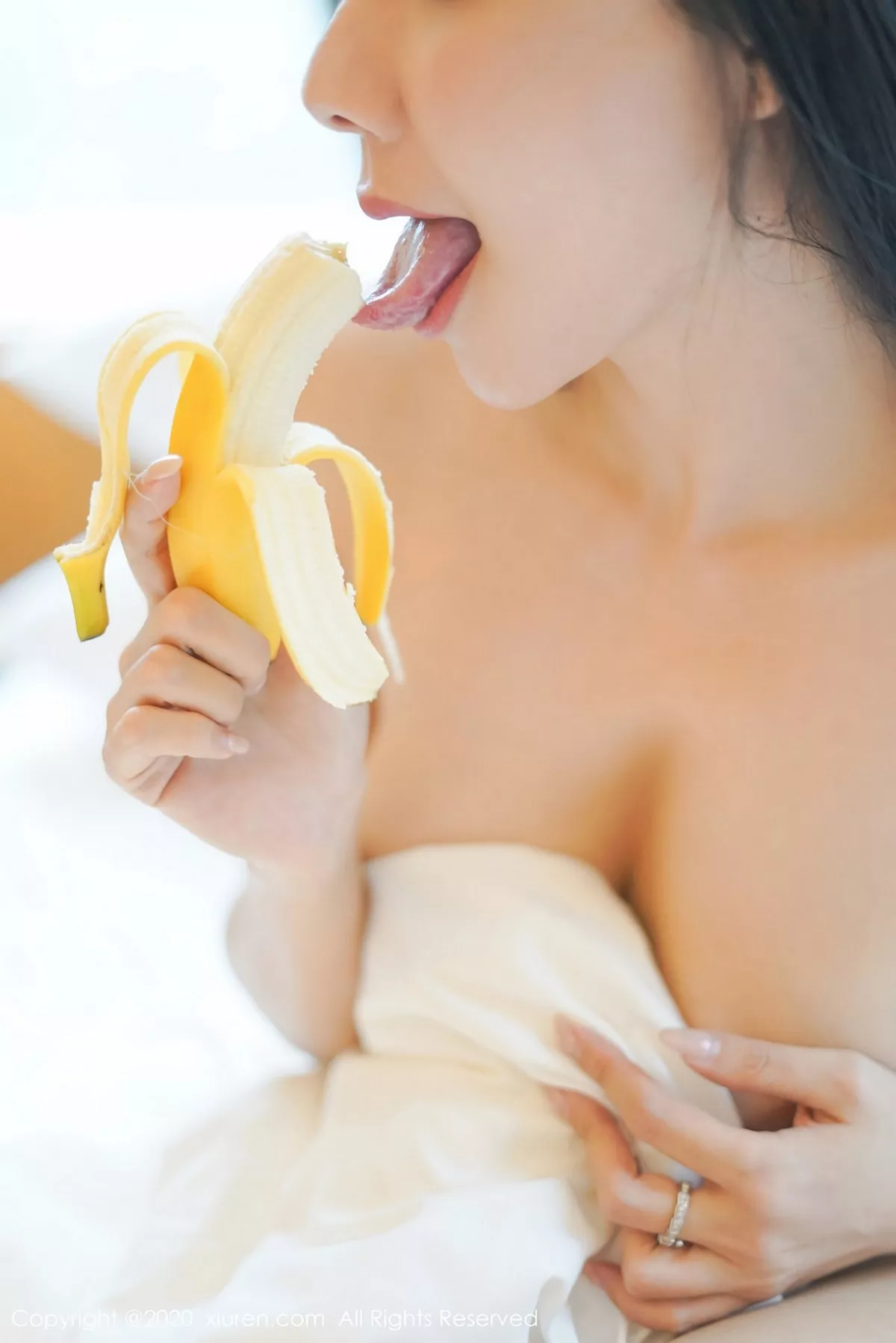[XiuRen秀人网]第2142期果儿写真 [58P]-052