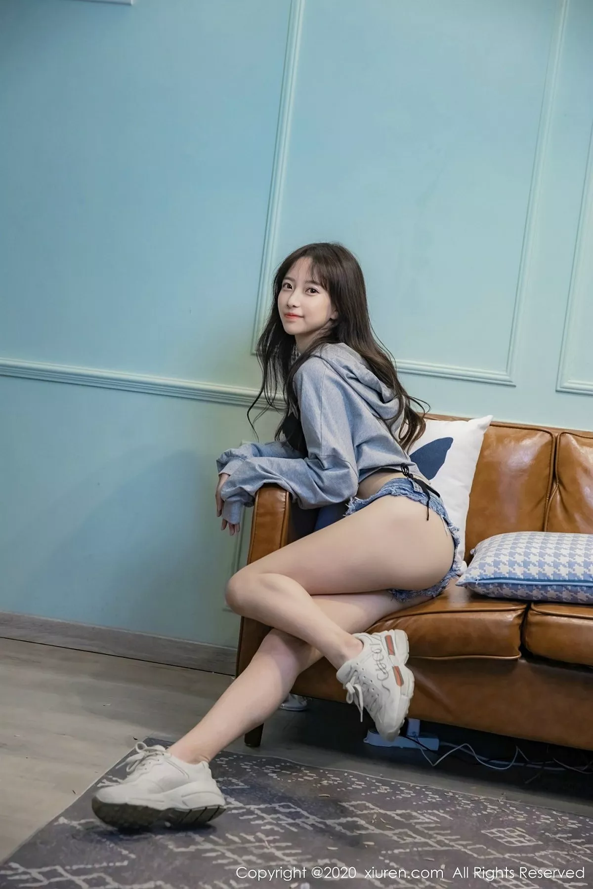 [XiuRen秀人网]第2203期bunny七七写真 [48P]-001