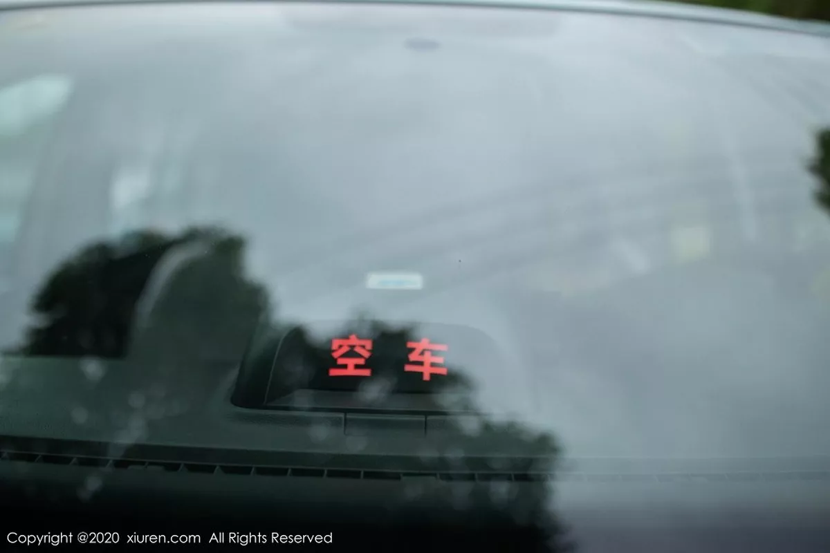 [XiuRen秀人网]第2322期陈小喵写真 [76P]-001