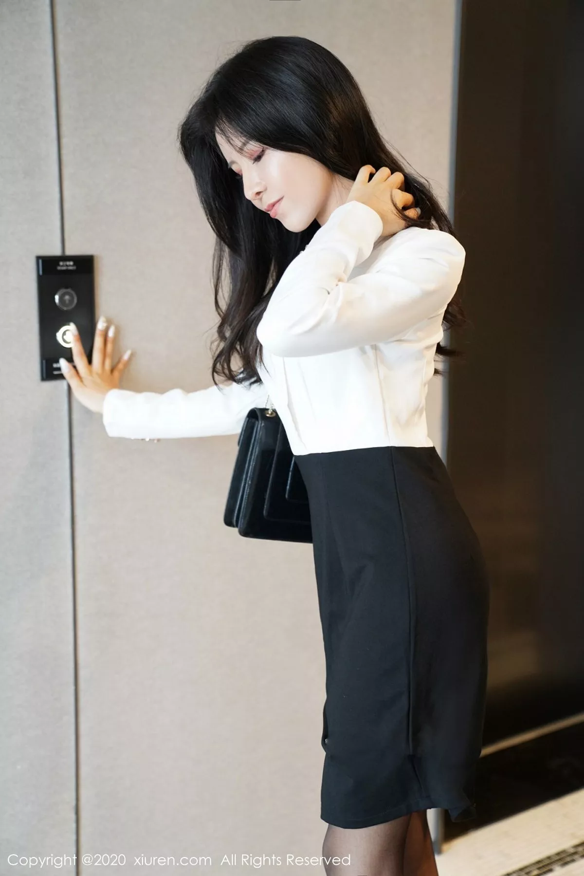 [XiuRen秀人网]第2346期奥莉写真 [40P]-003