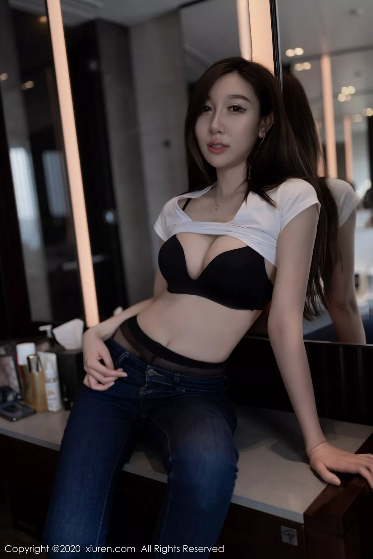 [XiuRen秀人网]第2406期Victoria志玲写真 [60P]-019