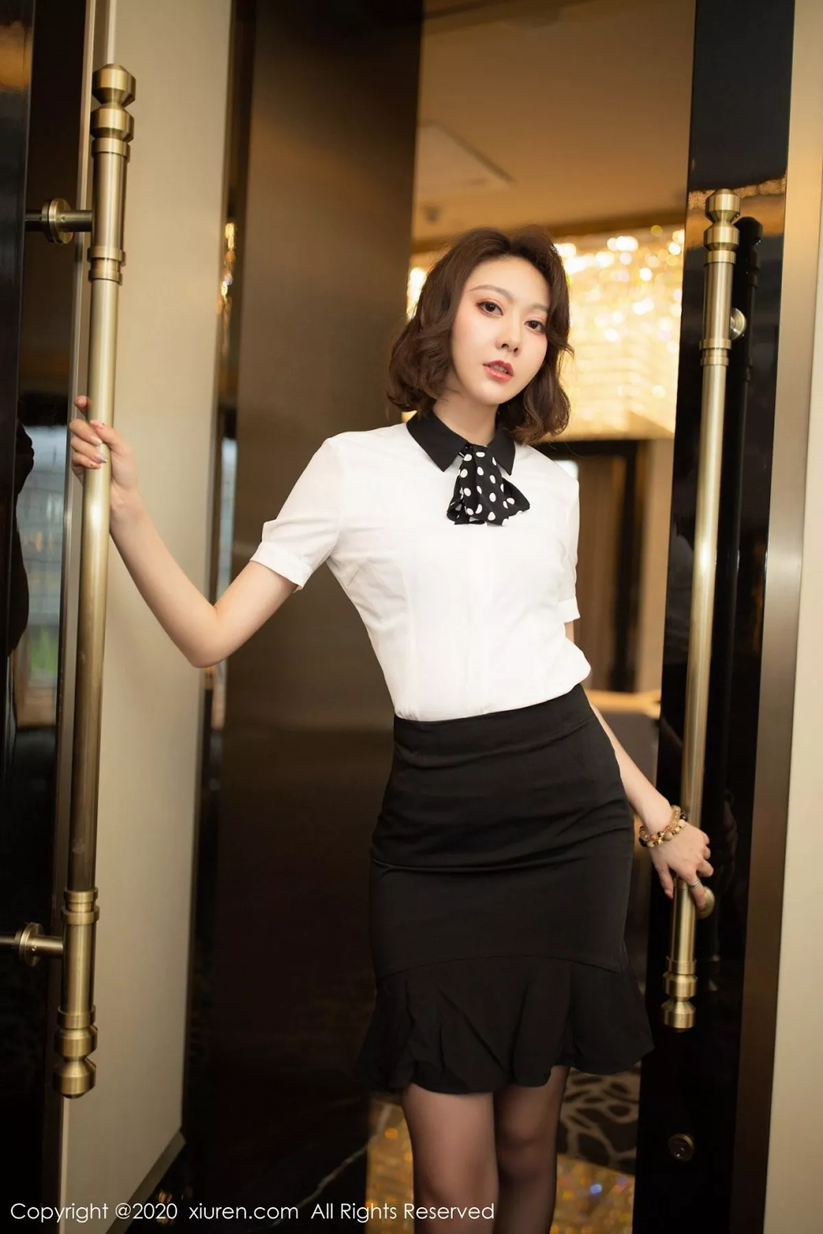 [XiuRen秀人网]第2422期艺轩写真 [93P]-010