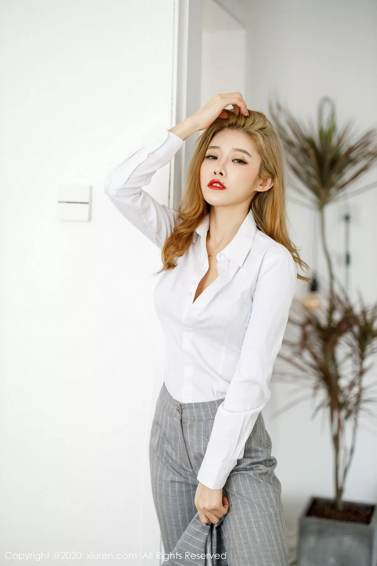 [XiuRen秀人网]第2439期luvian本能写真 [54P]-017