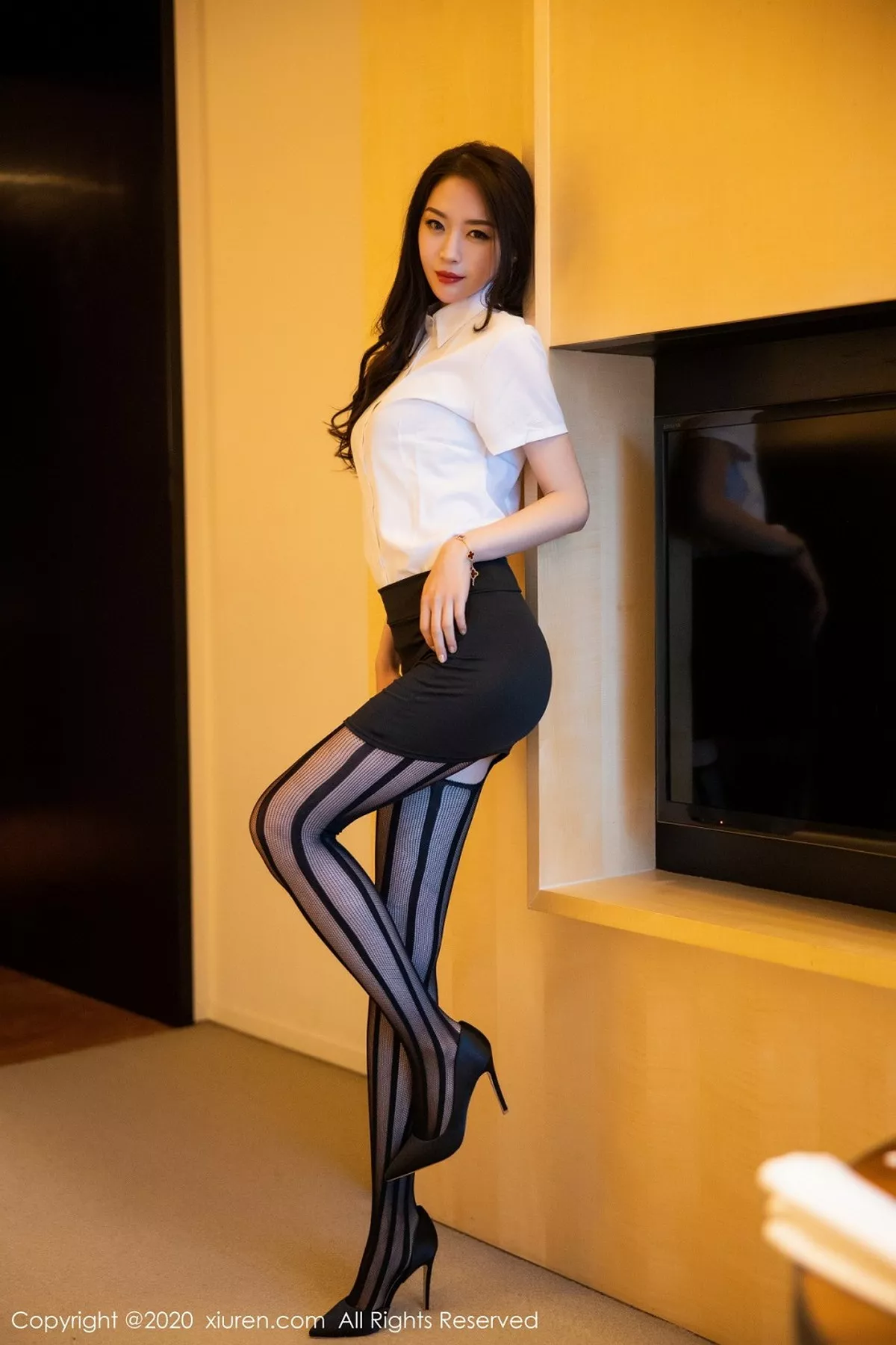 [XiuRen秀人网]第2450期梦心月写真 [112P]-004