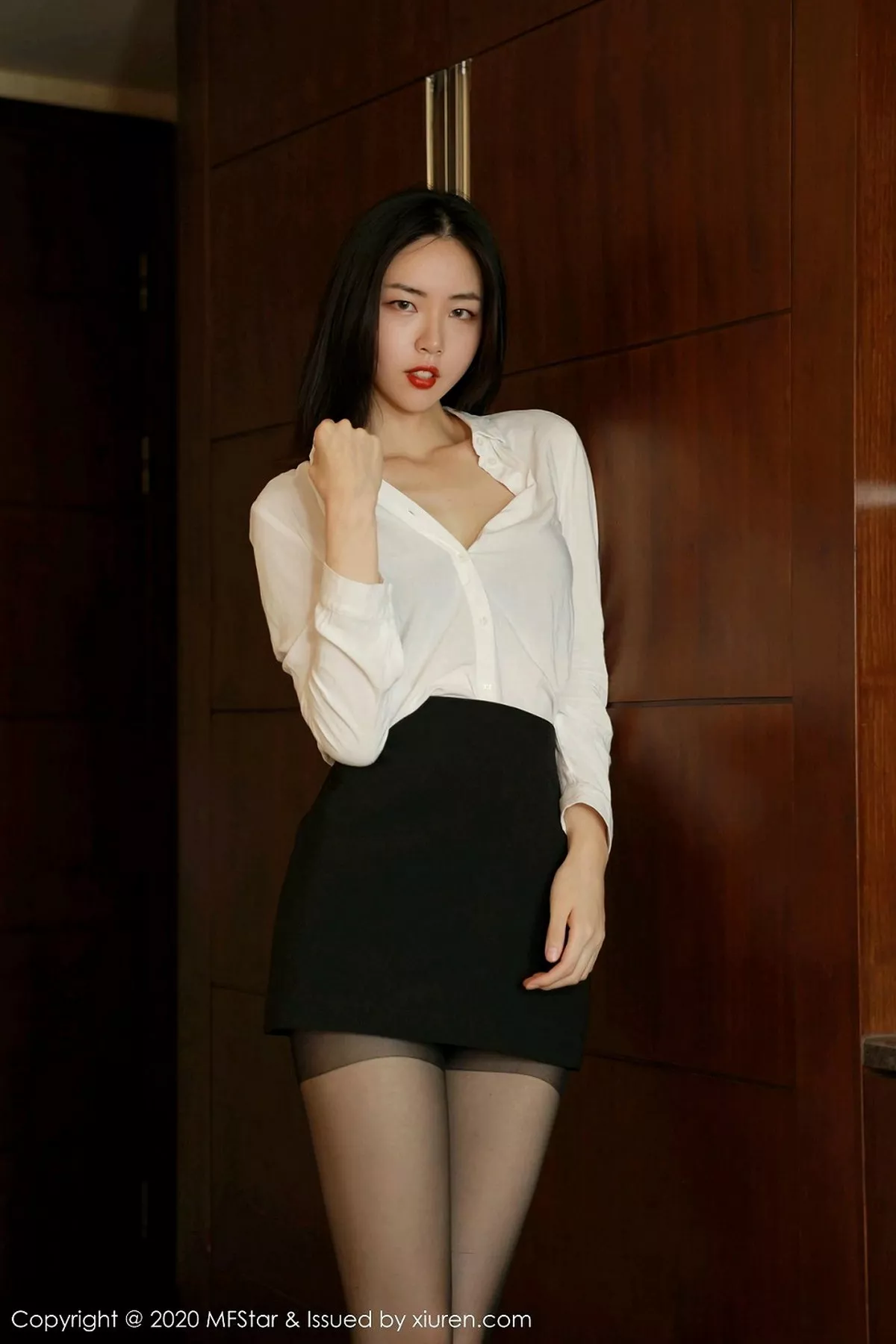 [MFStar模范学院]第371期噜噜妞儿写真 [56P]-029