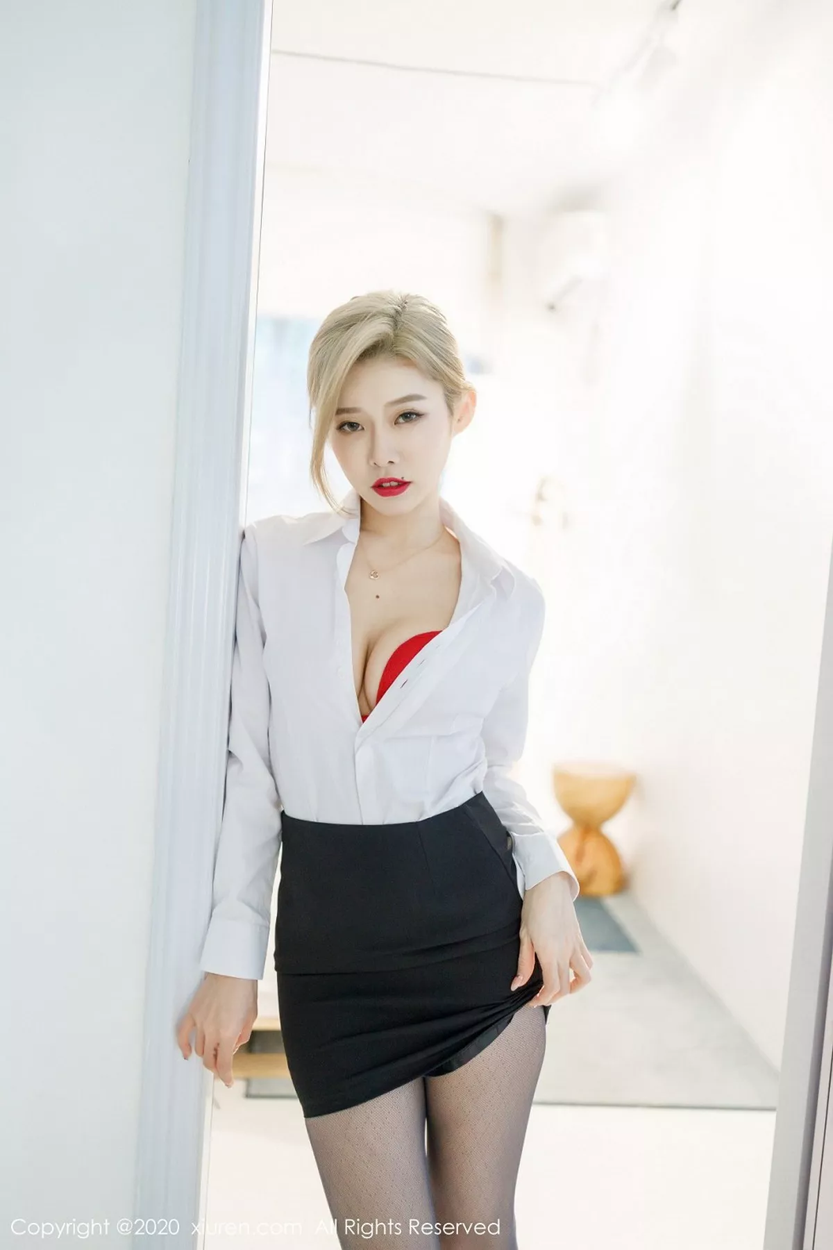 [XiuRen秀人网]第2466期luvian本能写真 [44P]-009
