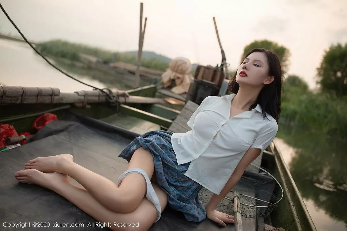 [XiuRen秀人网]第2558期就是阿朱啊写真 [51P]-043