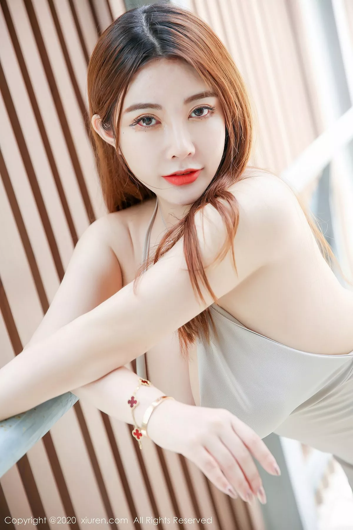 [XiuRen秀人网]第2593期软软Roro写真 [48P]-002