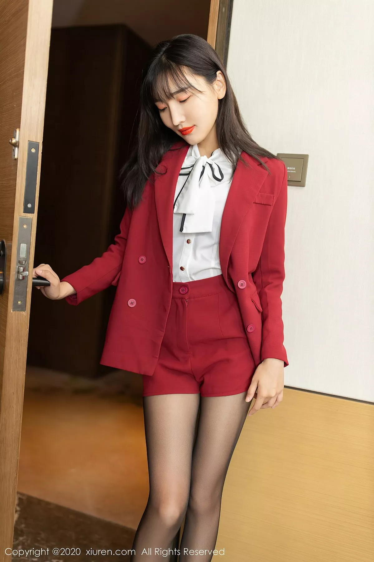 [XiuRen秀人网]第2604期陆萱萱写真 [64P]-005