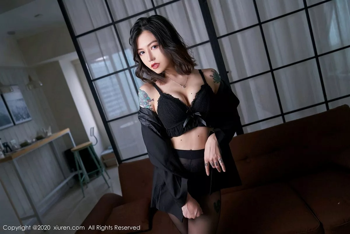[XiuRen秀人网]第2711期舌尖上的菊花写真 [70P]-043