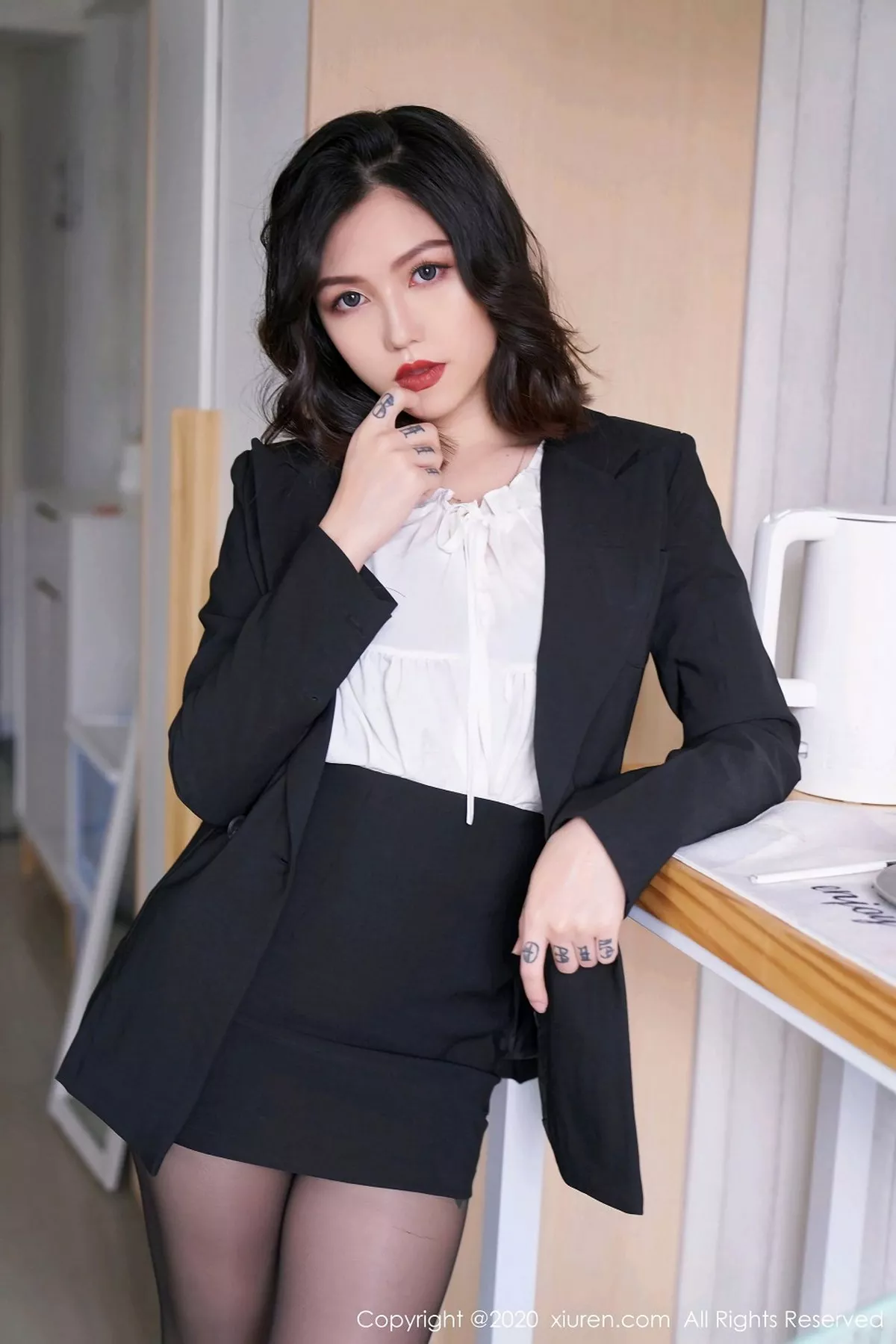 [XiuRen秀人网]第2711期舌尖上的菊花写真 [70P]-018