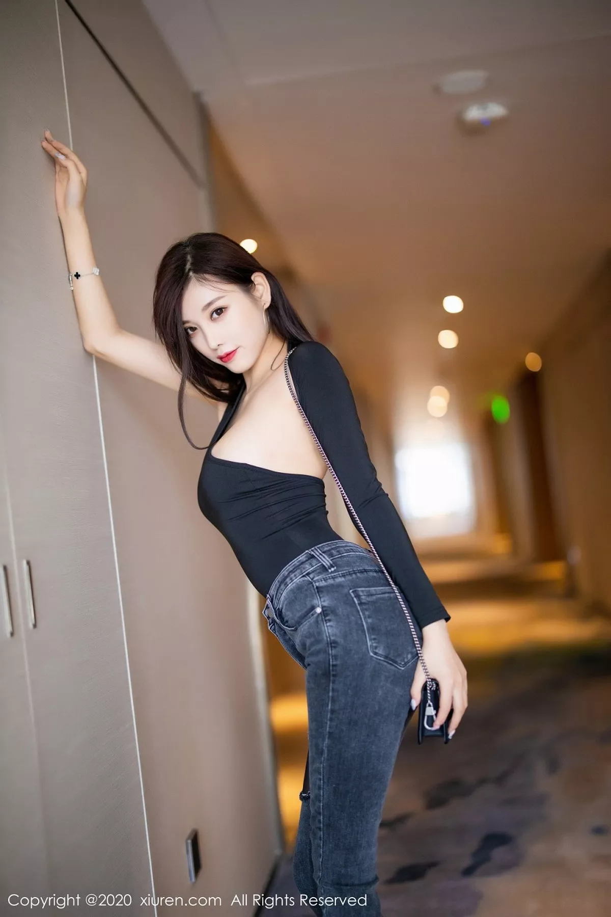 [XiuRen秀人网]第2841期杨晨晨写真 [77P]-005