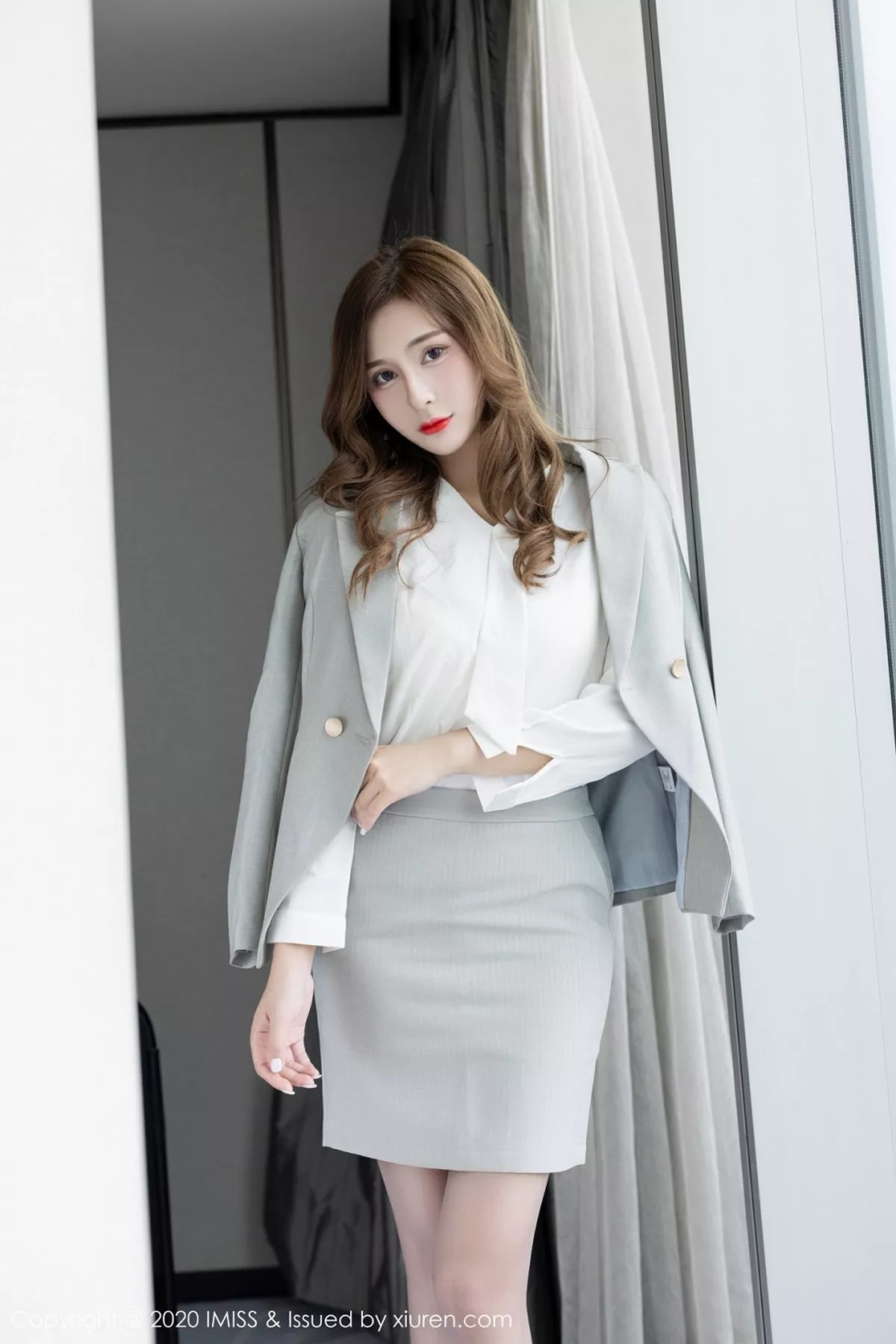 [Imiss爱蜜社]第535期Lavinia写真 [54P]-001