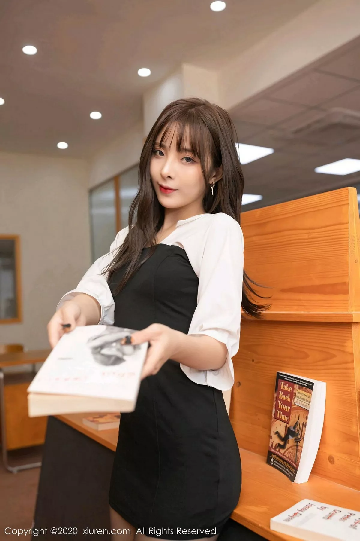 [XiuRen秀人网]第2948期陈小喵写真 [75P]-008