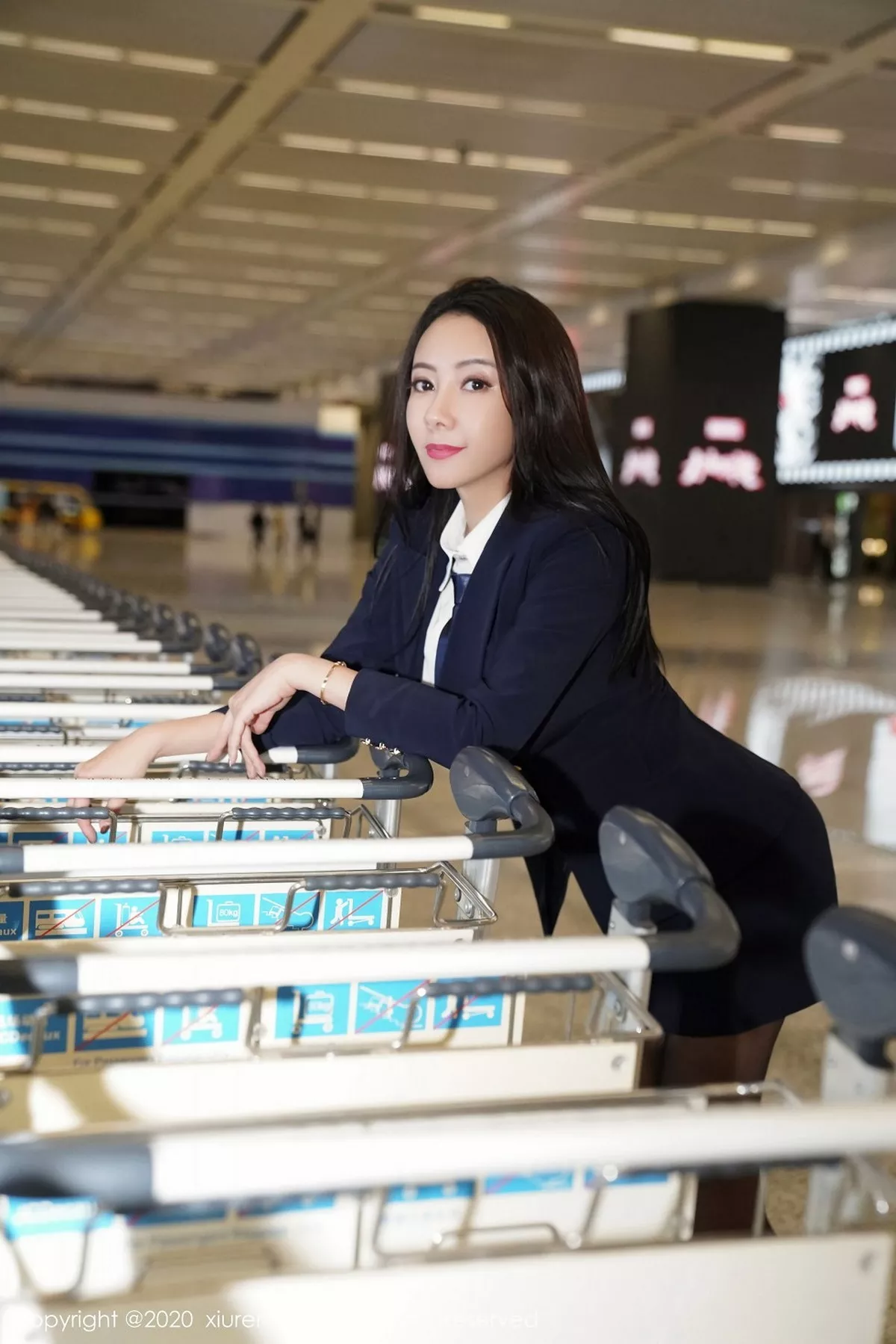 [XiuRen秀人网]第2961期果儿写真 [82P]-017
