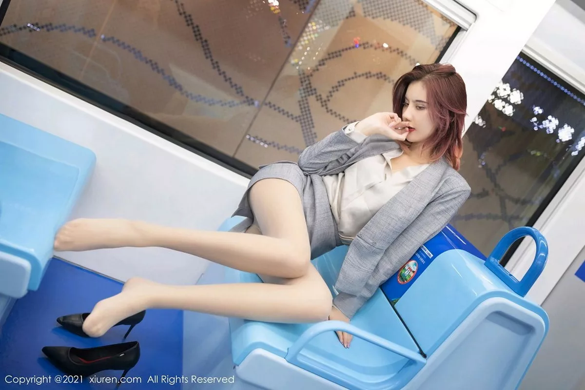 [XiuRen秀人网]第2979期就是阿朱啊写真 [66P]-005