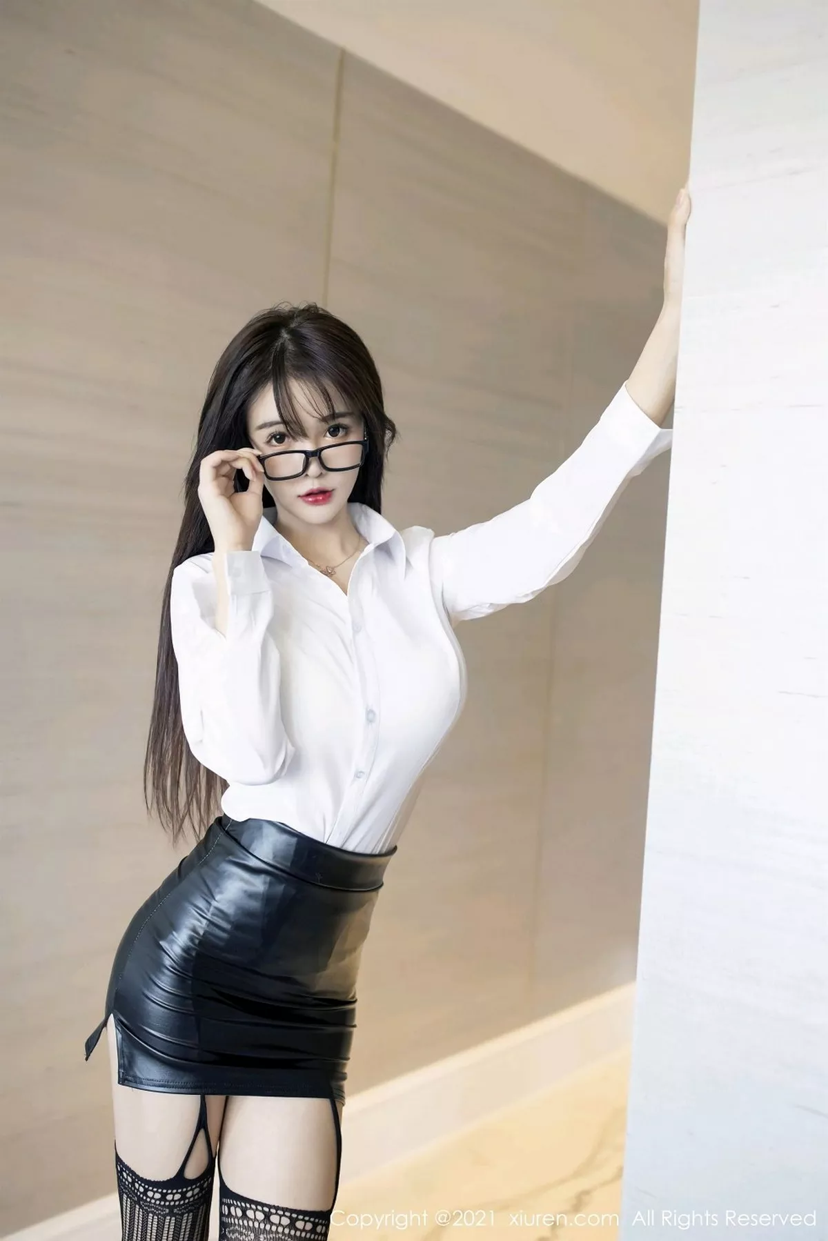 [XiuRen秀人网]第2976期南初妹妹写真 [53P]-001