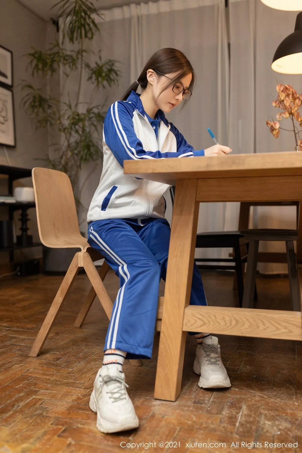 [XiuRen秀人网]第2983期鱼子酱写真 [78P]-004