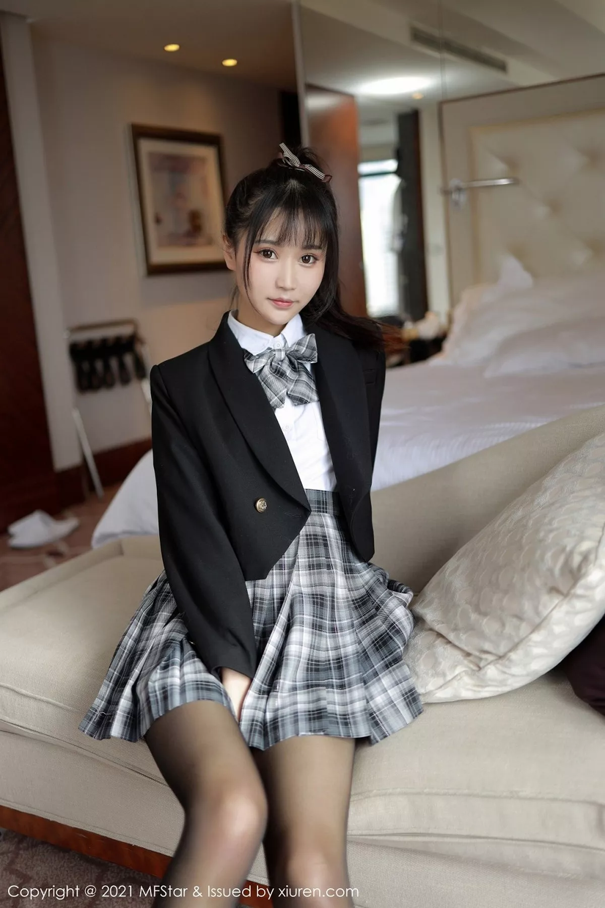 [MFStar模范学院]第439期小果冻儿写真 [49P]-001