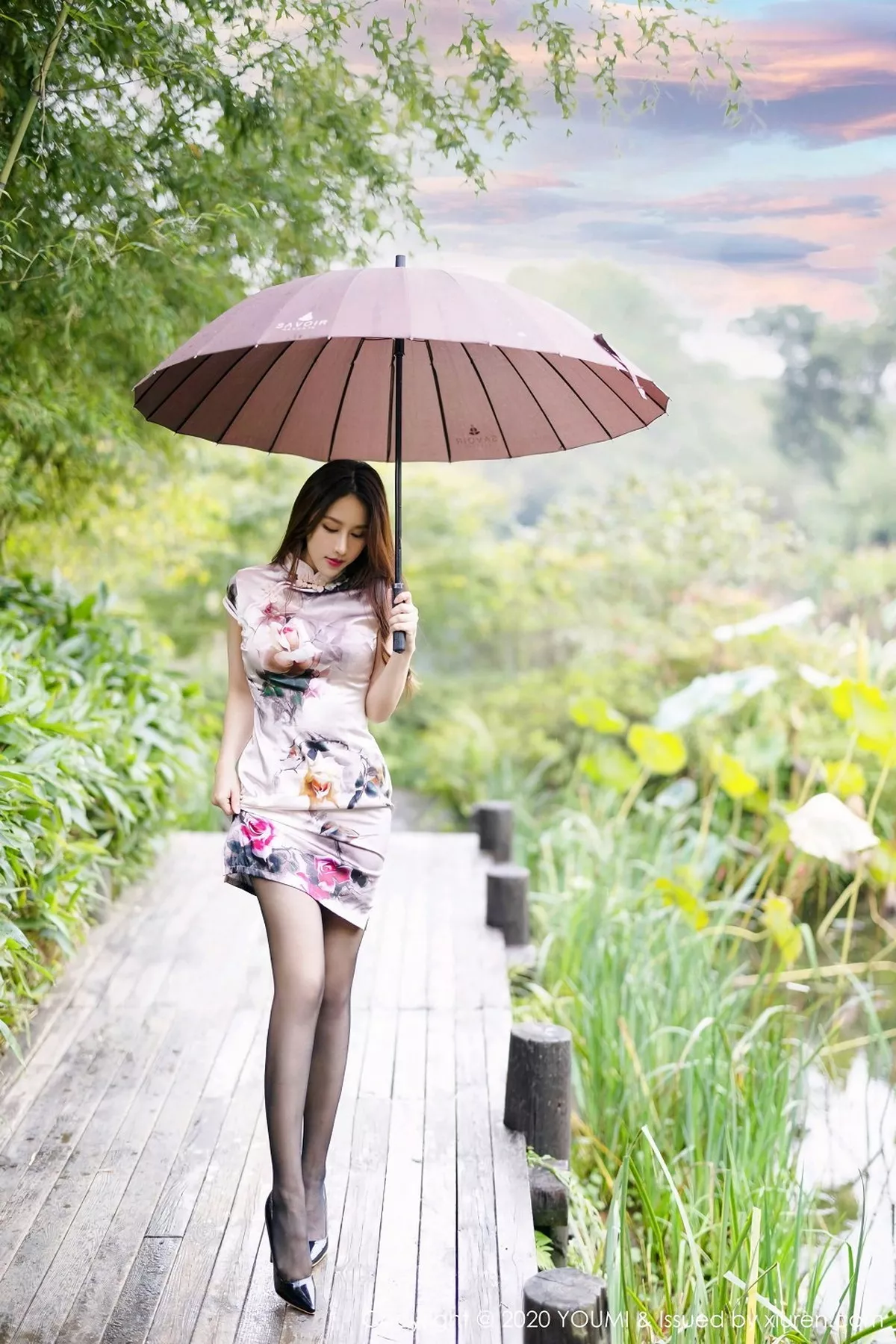 [YouMi尤蜜荟]第575期徐安安写真 [53P]-002