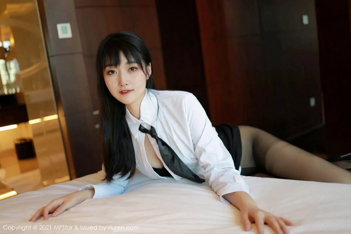 [MFStar模范学院]第449期锅包又you写真 [51P]-017