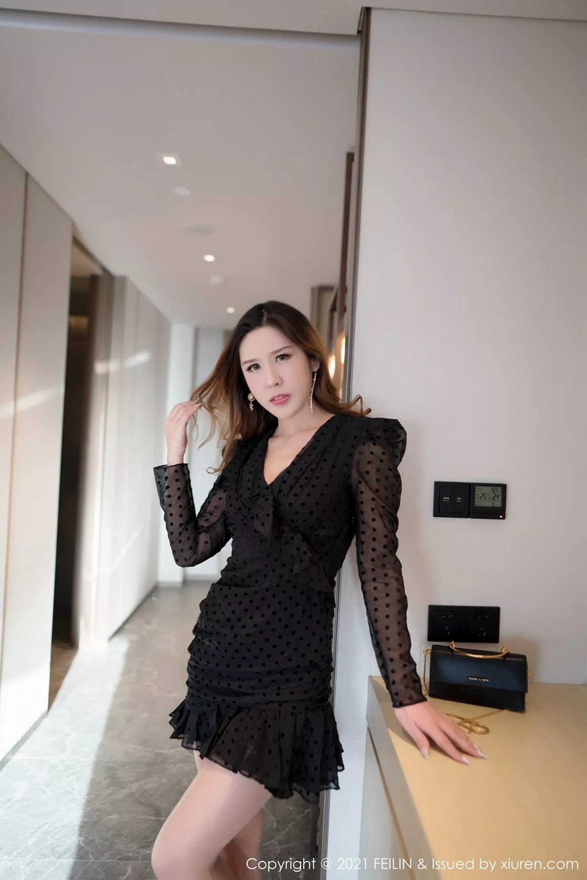 [FeiLin嗲囡囡]第373期贵贵写真 [43P]-002
