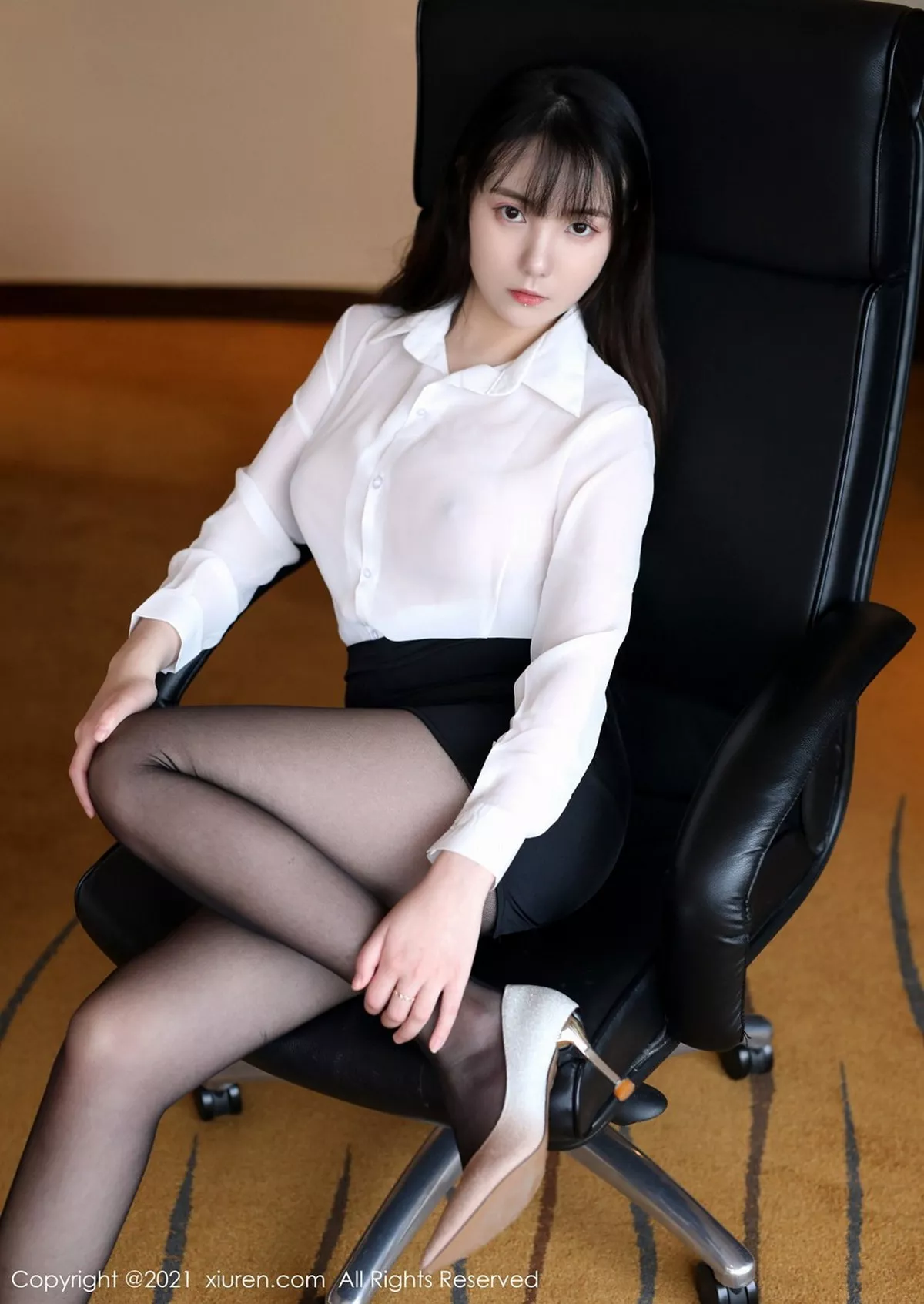 [XiuRen秀人网]第3076期揉揉肉肉写真 [39P]-005