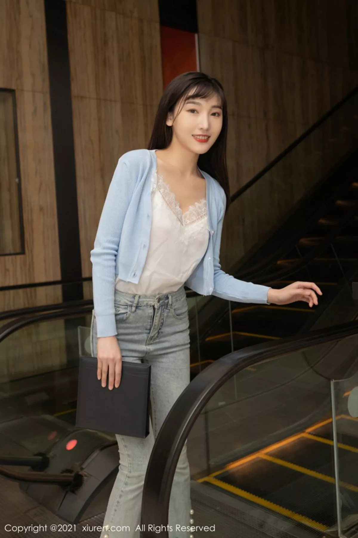[XiuRen秀人网]第3146期陆萱萱写真 [70P]-002
