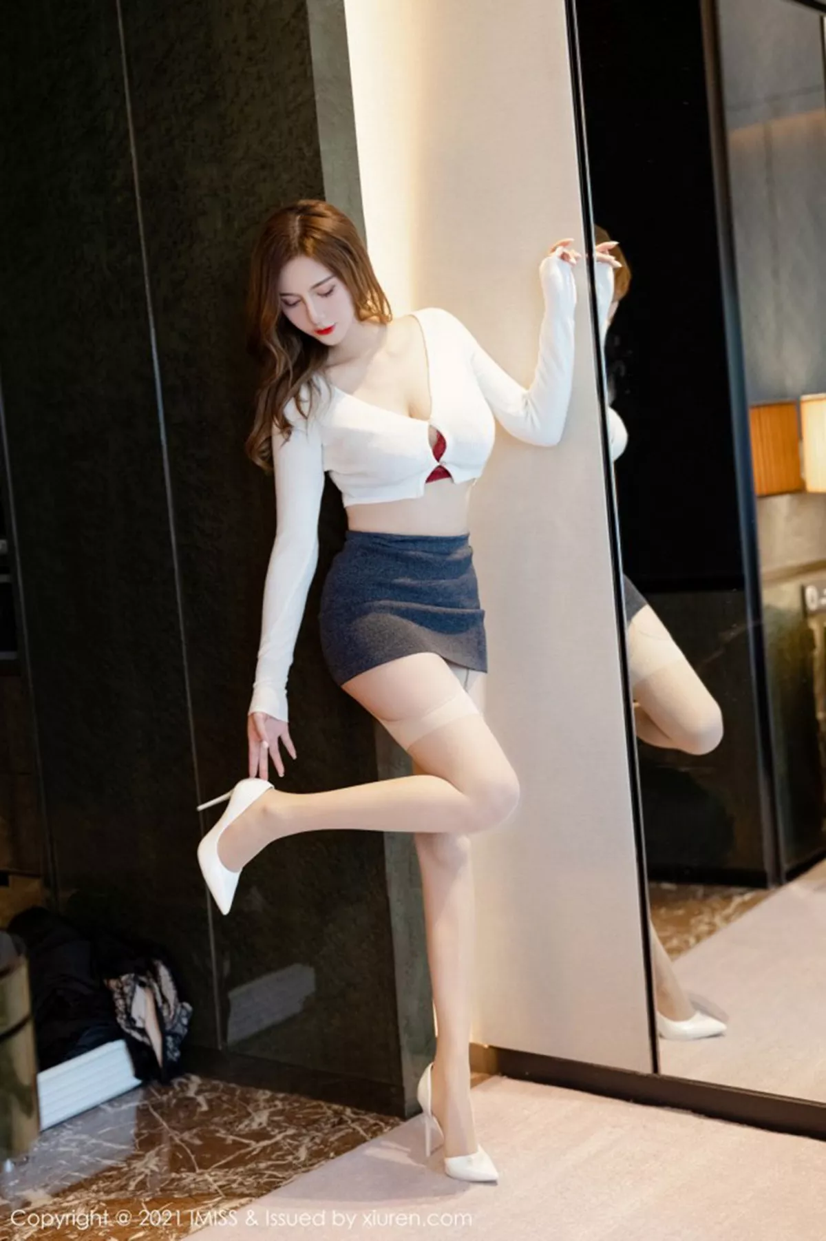 [Imiss爱蜜社]第555期Lavinia写真 [52P]-011